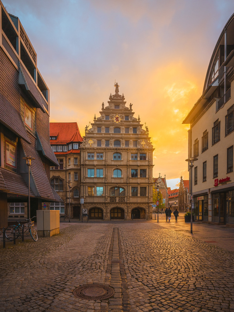 Altstadtmarkt | Entdecke exklusive Fotokunst aus Braunschweig: Bildband, Leinwände, Postkarten, Kalender, digitale Downloads & Bildlizenzen. Jetzt im offiziellen Beautiful Braunschweig Shop! - Realisiert mit Pictrs.com