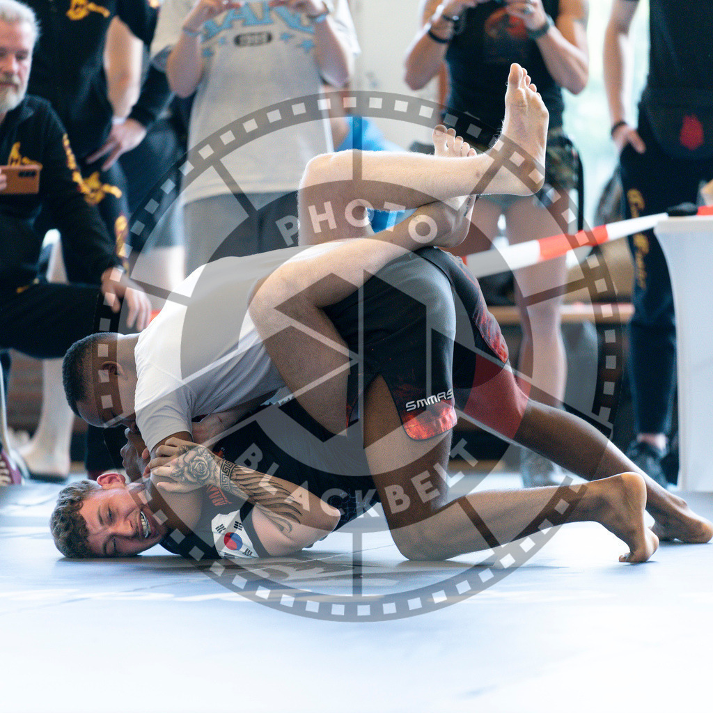 20240608PBB01679 | Fighters compete during the ILLCS VII summer edition luta livre competition in Hannover, Germany, on June 8, 2024.