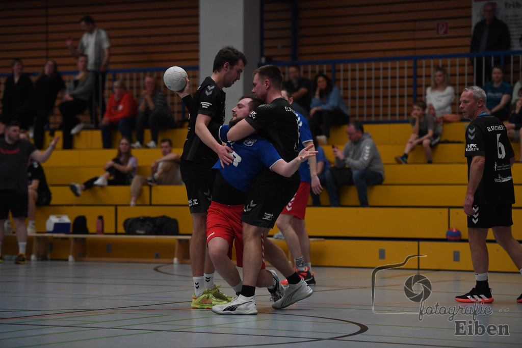 VFL Rastede-Elsflether TB 2 | VFL Rastede (blau)-Elsflether TB 2 (schwarz) am 06.04.2024 in Rastede (Sporthalle Feldbreite), Deutschland, Photo: Philip Eiben 2024 - Realisiert mit Pictrs.com