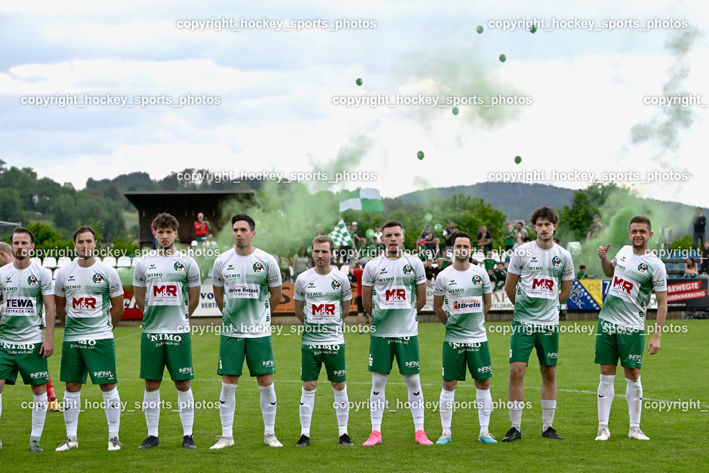 SV Feldkirchen vs. ATSV Wolfsberg 26.5.2023 | SV Feldkirchen Fans, Luftballon Aktion, SV Feldkirchen Mannschaft, #21 Josef Hudelist, #6 Michael Tammegger, #20 Nikola Pavicevic, #26 Andreas Tiffner, #5 David Tamegger, #10 Mirel Mujkic, #11 Kevin Alfons Bretis, #18 Adriano Bilandzija, #9 Martin Hinteregger, Bengalen