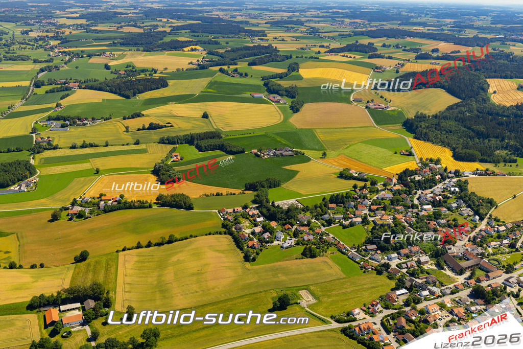 Aktuelles Luftbild von Eberspoint Velden - Die Luftaufnahme wurde 2022 mittels UL-Flugzeug erstellt ( keine Drohne ) - hochauflösende Kamera-Systeme von  Canon -Beste Qualität - Für grossformatige Ausdrucke geeignet. Die Geschenkidee !
