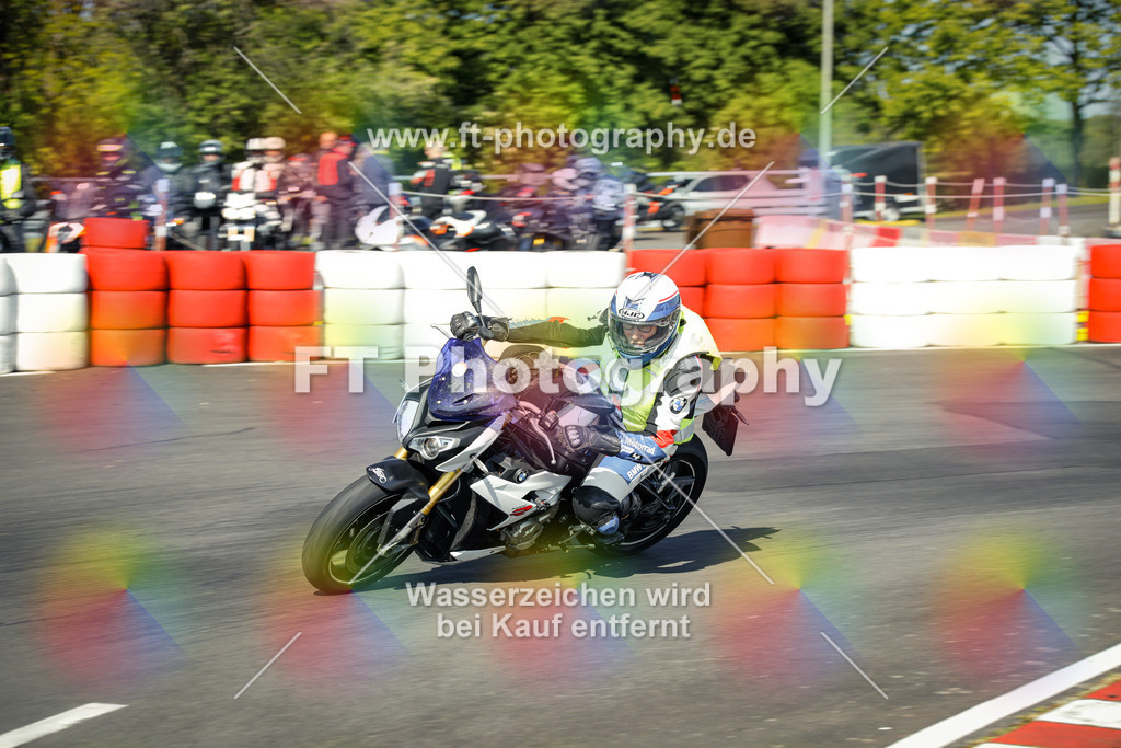 OBK_Mai_Martina_Markus-10303 | Hier findet Ihr Bilder von Touristenfahrten auf der Nürburgring Nordschleife oder von anderen Veranstaltungen die ich besucht habe. Viel Spass beim Durch Schauen 