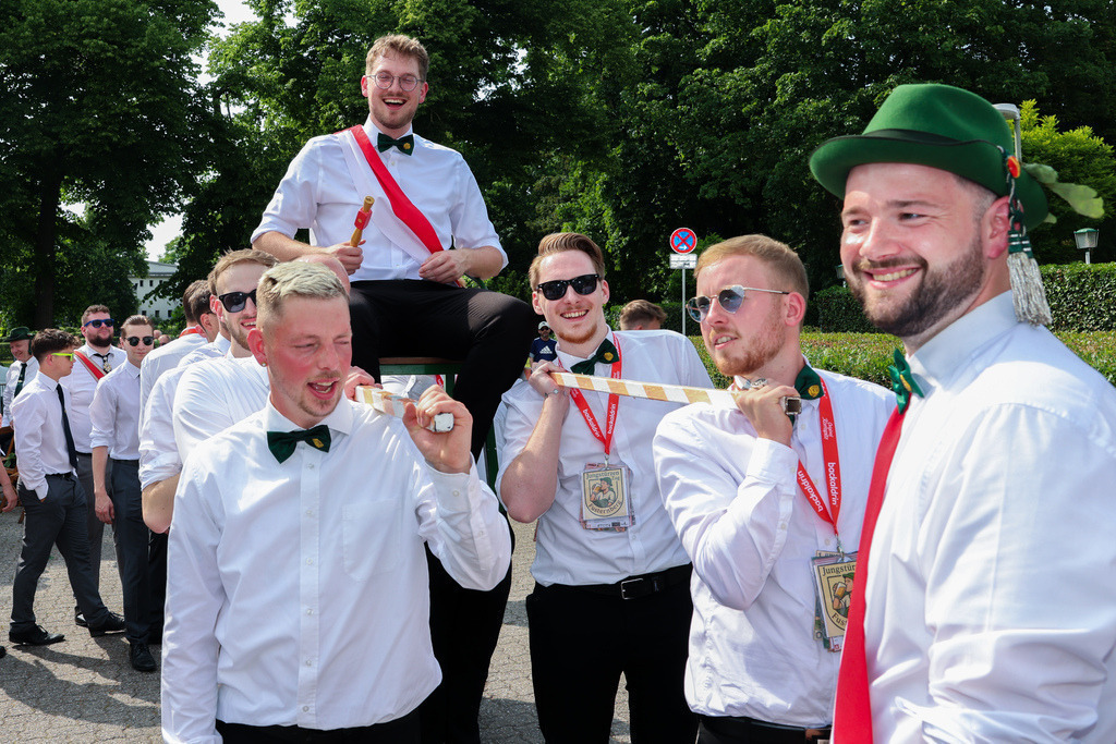 top-top.de-250531-093 | Foto, Video, Fotografie, Videografie, Fotobox, DJ, Discjockey, Musik, Musikbox, Veranstaltung, Photobooth, Amazon, Ebay, Buchtipp, Bestseller, Autor, Verlag, Buch, Wesel, Hamminkeln, NRW, Dinslaken, Rees, Drohne, Hochzeit, Party, Fotobox, Wesel, Fotograf