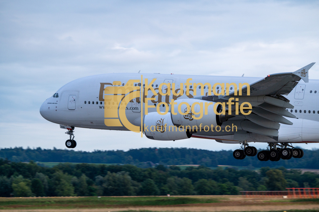 ZRH_Planespotting_def-7146 | kaufmannfoto - Realisiert mit Pictrs.com