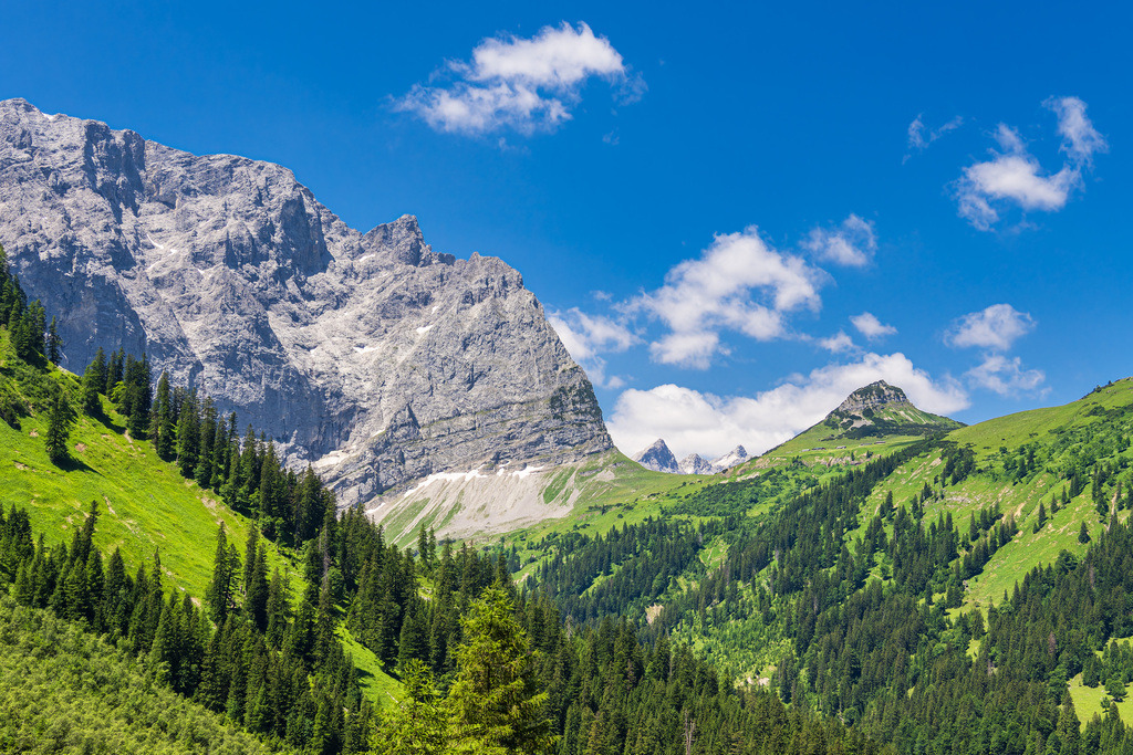 Landschaft  im Rißtal bei der Eng Alm in Österreich | Landschaft  im Rißtal bei der Eng Alm in Österreich.