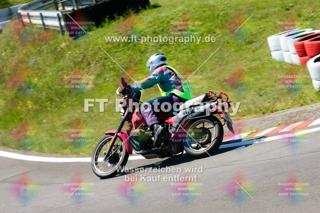 Moto-TeamOBK-22410 | Hier findet Ihr Bilder von Touristenfahrten auf der Nürburgring Nordschleife oder von anderen Veranstaltungen die ich besucht habe. Viel Spass beim Durch Schauen 