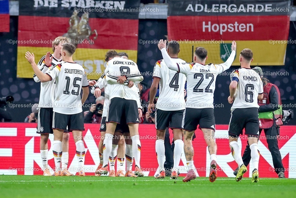 DFB17112501092 | 17.11.2025, Fußball, Länderspiel, WM-Qualifikation Europa, Deutschland - Slowakei, Red Bull Arena (Leipzig), 10. Spieltag, Saison 2025 2026: Torjubel nach dem Tor zum 2:0 durch Torschütze Serge Gnabry (GER #20)    Regulations prohibit any use of photographs as image sequences and or quasi-video.