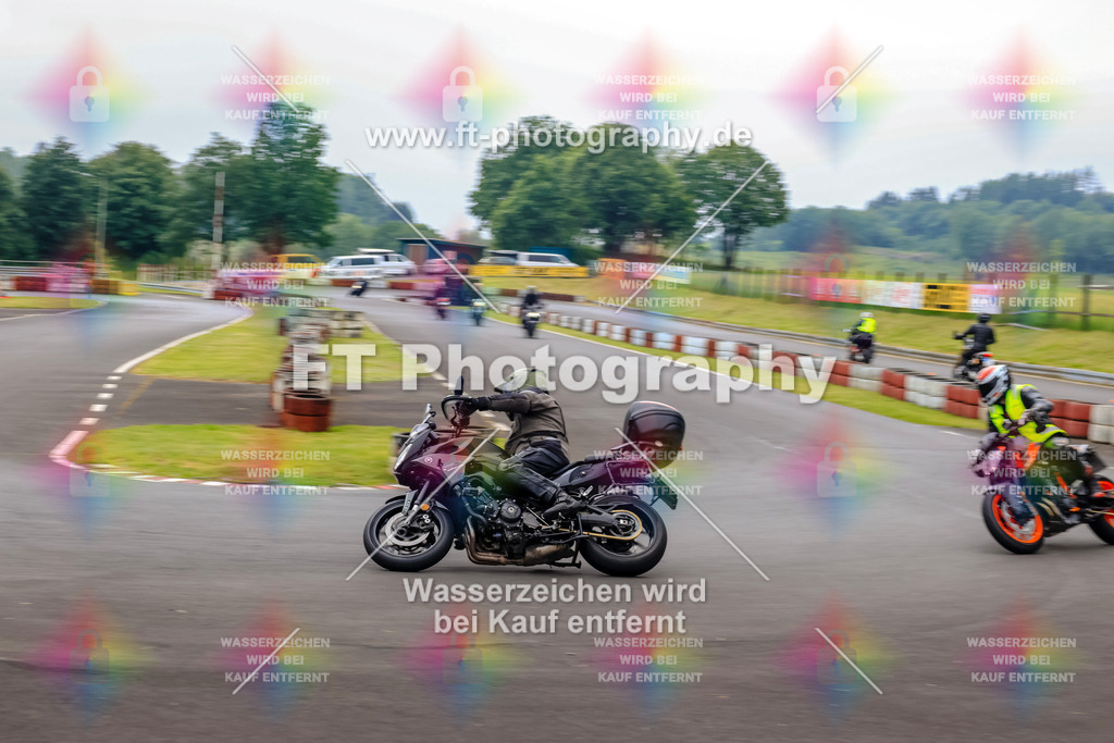 OBK-5617 | Hier findet Ihr Bilder von Touristenfahrten auf der Nürburgring Nordschleife oder von anderen Veranstaltungen die ich besucht habe. Viel Spass beim Durch Schauen 