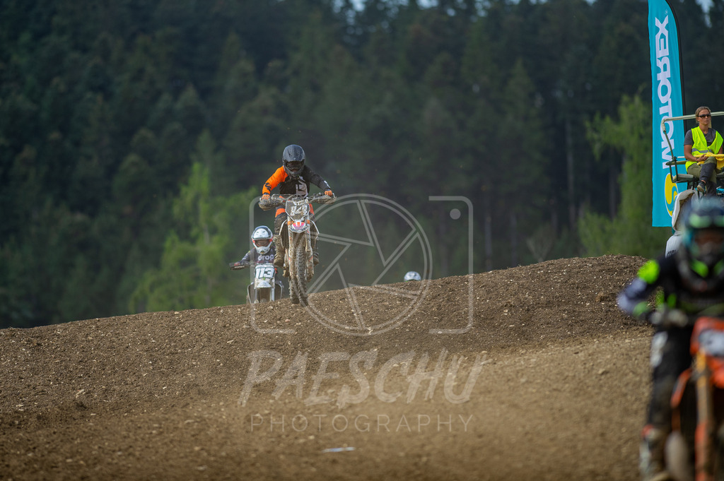 Lady (242) | Paeschuphoto Shop - Wer nicht sucht der auch nicht findet.Ob Motocrossbilder oder von einem besuchtem Spiel, Hauptsache Action. - Realisiert mit Pictrs.com