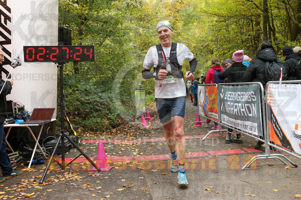 251026_1229_EX1_0495 | Sportfotografie im Rhein-Sieg Kreis, Köln, Bonn, NRW, Rheinland Pfalz, Hessen, etc. Unser Tätigkeitsfeld umfasst den Laufsport vom Volkslauf über den Marathon, Duathlon, Triathon bis zum Ultralauf wie Kölnpfad Ultra oder Schindertrail.