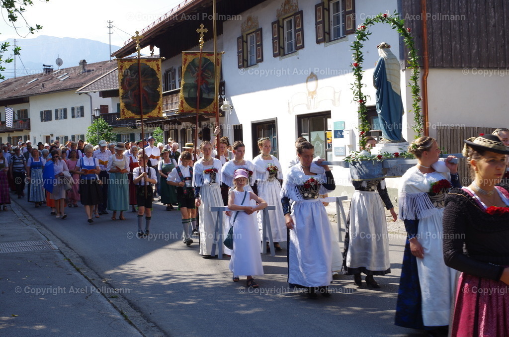 IMGP3858 | fotografiert von Axel PollmannLeonhardi Wallfahrt Benediktbeuern und Murnau, Fronleichnam, Fasching, Landschaft im Loisachtal und Benediktbeuern  - Realisiert mit Pictrs.com