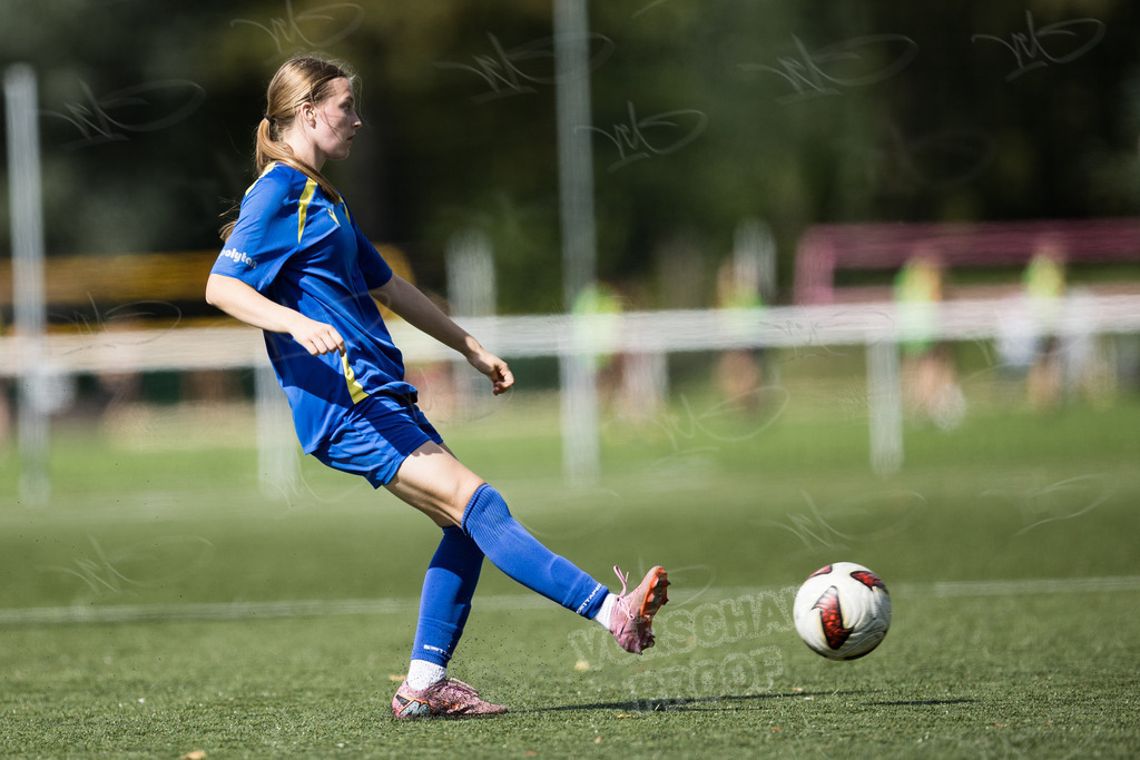 Frauen-Regionalliga Nordost | 2. Spieltag FC Carl Zeiss Jena II : RasenBallsport Leipzig II - Realisiert mit Pictrs.com