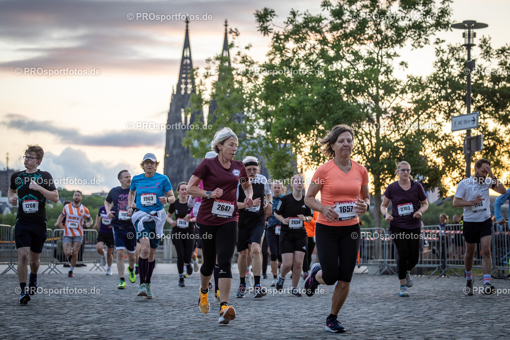 22. ASV Nachtlauf; Koeln, 28.05.25 | Impressionen vom 22. ASV Nachtlauf am 28.05.25 am Tanzbrunnen in Koeln. Foto: BEAUTIFUL SPORTS/Leah Kohring