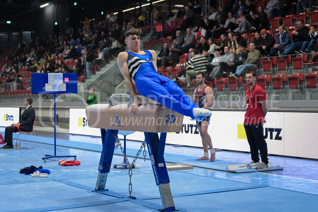 Schweizer Meisterschaften Kunstturnen Mannschaften Männer (A) - 22. November 2025 | Schweizer Meisterschaften Kunstturnen Mannschaften Männer (A)AXA Arena, WinterthurBild: Sportfotografie Markus Aeschimann | www.markus-aeschimann.ch - Realisiert mit Pictrs.com