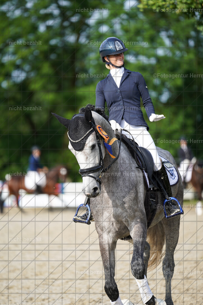 20230826-FAH04595 | Forstinning, 2023, Dressurturnier, Turniersportbilder, Turnierfotografen Bayern, Fotoagentur Herrmann, Reitsportfotografie, Turnierbilder