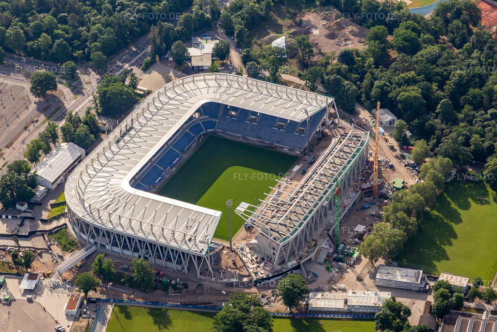 Luftbild: Neubaustelle vom Wildparkstadions des Karlsruher Sport-Club im Ortsteil Innenstadt-Ost in Karlsruhe im Bundesland Baden-Württemberg in Deutschland. Foto: IMG_131577.jpg vom 22.05.2022 durch Werner Riehm/FLY-FOTO.de