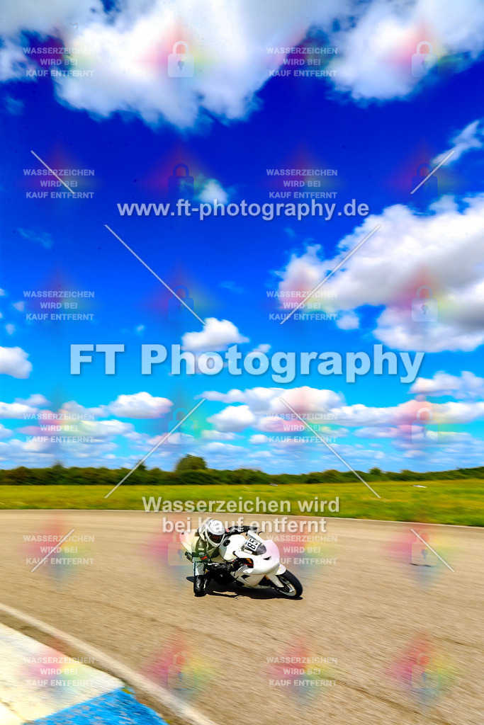 085-6444 | Hier findet Ihr Bilder von Touristenfahrten auf der Nürburgring Nordschleife oder von anderen Veranstaltungen die ich besucht habe. Viel Spass beim Durch Schauen 