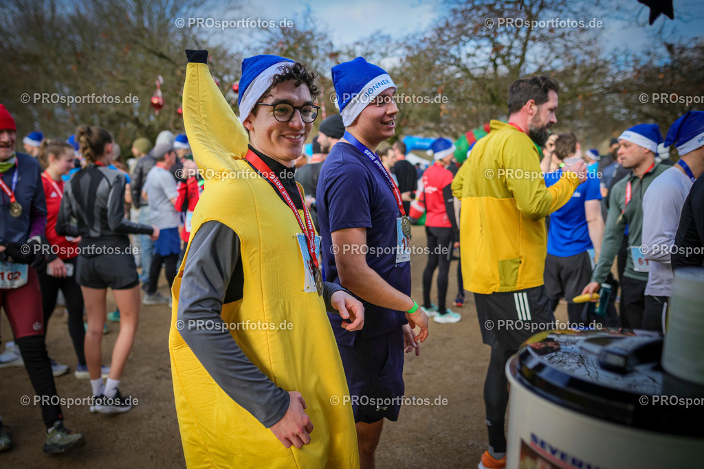6. Bonner Nikolauslauf; Bonn, 14.12.2025 | Impressionen vom 6. Bonner Nikolauslauf am 14.12.2025 in Bonn (Nordrhein-Westfalen). 