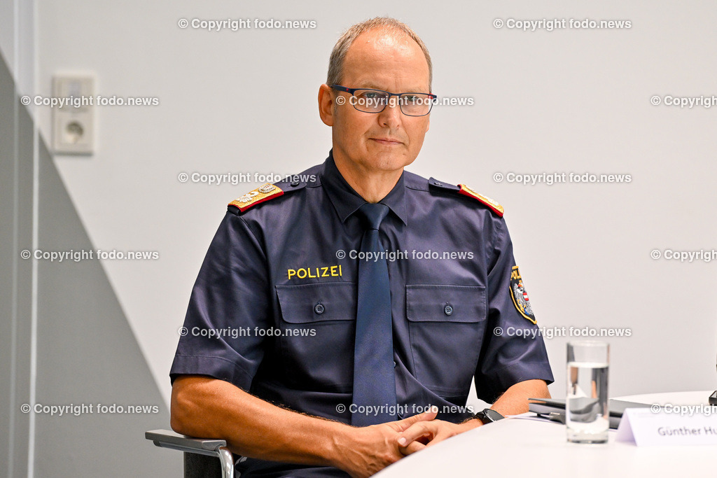 Polizei_ neuer Stadtpolizeikommandant Linz_ 27.06.2024-10 | 27.06.2024, Landespolizeidirektion Oberoesterreich, AUT, Vorstellung des neuen Stadtpolizeikommandanten von Linz, im Bild Guenther Humer (GenMjr., Stv. Landespolizeidirektor Ooe)