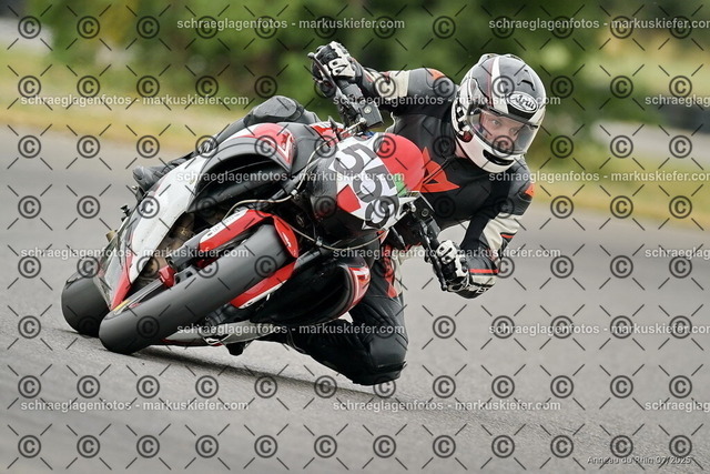 25bt05-0656 | markuskiefer.com - Realisiert mit Pictrs.com
