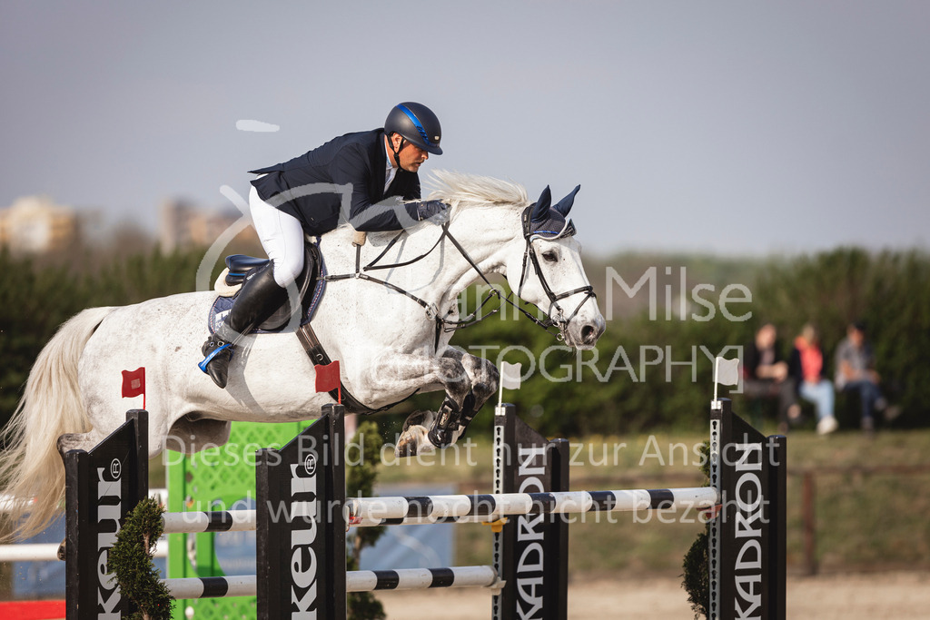 250416_M2-Springen-472 | Deine schönsten Turniermomente als professionelle Fotos! Entdecke hochwertige Pferdesport-Fotografie im Online-Shop. Jetzt Fotos finden & bestellen!