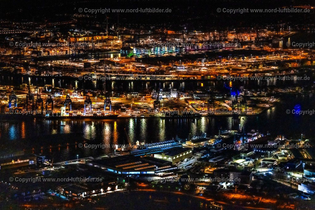 Hamburg_Containerterminal_Tollerort_Burchardkai_HHLA_Nachtaufnahme_ELS_7413060325 | HAMBURG 06.03.2025 Nacht- Lichter und Beleuchtung Containerterminal Tollerort im Containerhafen des Überseehafen im Stadtteil Steinwerder in Hamburg. Weiterführende Informationen bei: EUROGATE GmbH & Co. KGaA, KG,  HPA Hamburg Port Authority,  Hamburger Hafen und Logistik Aktiengesellschaft. // Night lights and lighting at the Tollerort container terminal in the overseas port's container port in the Steinwerder district of Hamburg. Further information at: EUROGATE GmbH & Co. KGaA, KG,  HPA Hamburg Port Authority,  Hamburger Hafen und Logistik Aktiengesellschaft. Foto: Martin Elsen