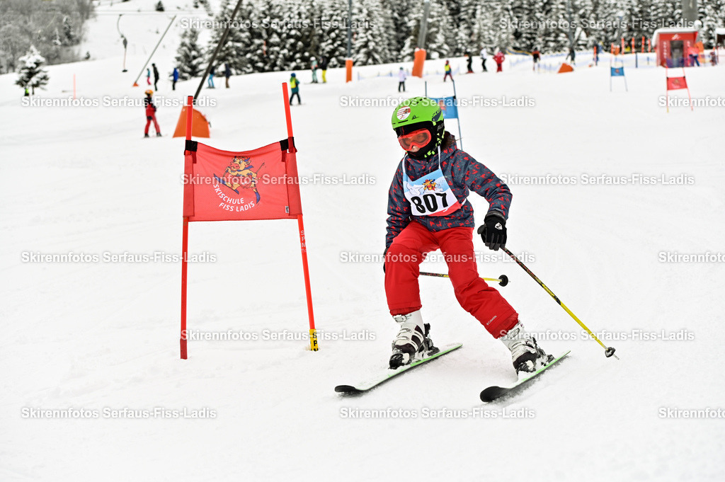 SRF_20.02.2026_0989 | Skirennfotos,Serfaus,Fiss,Ladis,Kinderskirennen,Winter,Tirol,Oberland,skirace,SFL,feelfree,weil wir's genießen,ski,Ski,skifahren,Sonnenplateau, - Realisiert mit Pictrs.com