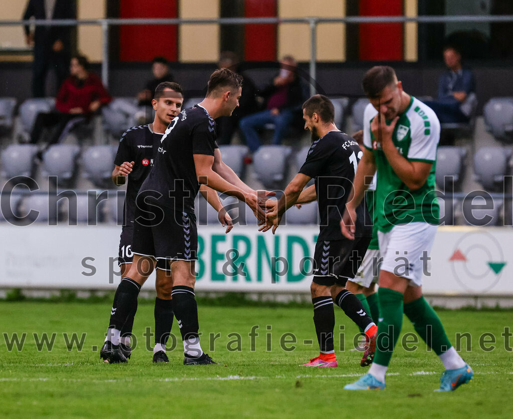 2023-08-09_110_FC_Schwaig_gegen_TuS_Geretsried | Deutschland, 09.08.2023:
Fußball, Landesliga Südost 2023 / 2024, 5. Spieltag, FC Schwaig gegen TuS Geretsried, Endergebnis: 4:1

Jubel nach dem Tor zum 3:0 durch Raffael Ascher (FC Schwaig, #9)
Vincent Sommer (FC Schwaig, #10), Raffael Ascher (FC Schwaig, #9), Mirza Idrizovic (FC Schwaig, #12)

Foto: Christian Riedel / fotografie-riedel.net