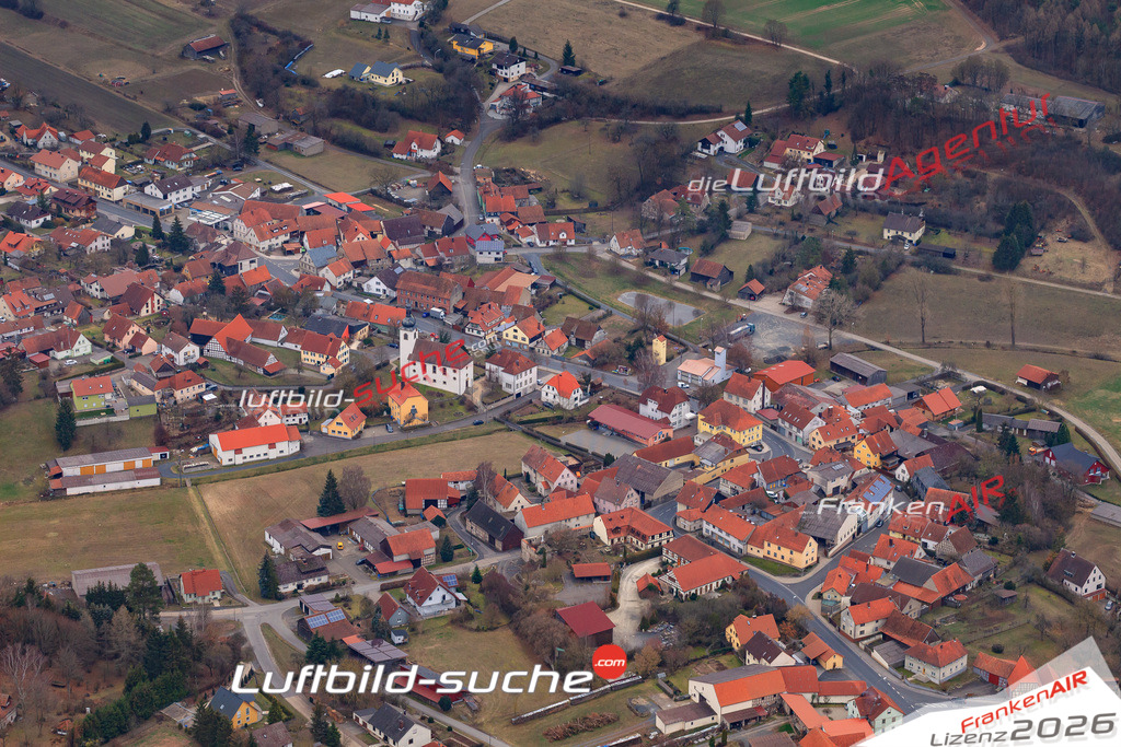 Das Luftbild der Stadt Ermershausen wurde 2018 vom Flugzeug heraus erstellt (keine Drohne) Aufnahmehöhe ca.400 Meter- hohe Auflösung für beste Druck-Qualität