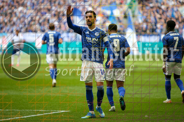 05.04.2026, GER, Fussball, Herren, 2. BL, Saison 2025/2026, FC Schalke 04 - Karlsruher SC | Kenan Karaman (S04) Torjubel, jubelt nach seinem Treffer zum 1:0 