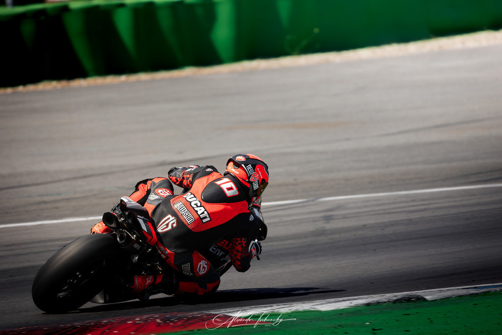 Ducati Trackday Hockenheimring 2026 | Entdecken Sie die faszinierende Welt von Alexander Tschuncky Arts: Kreative Fotografie, atemberaubende Automobilkunst und hochwertiger Bilderdruck. Lassen Sie sich inspirieren! - Realisiert mit Pictrs.com