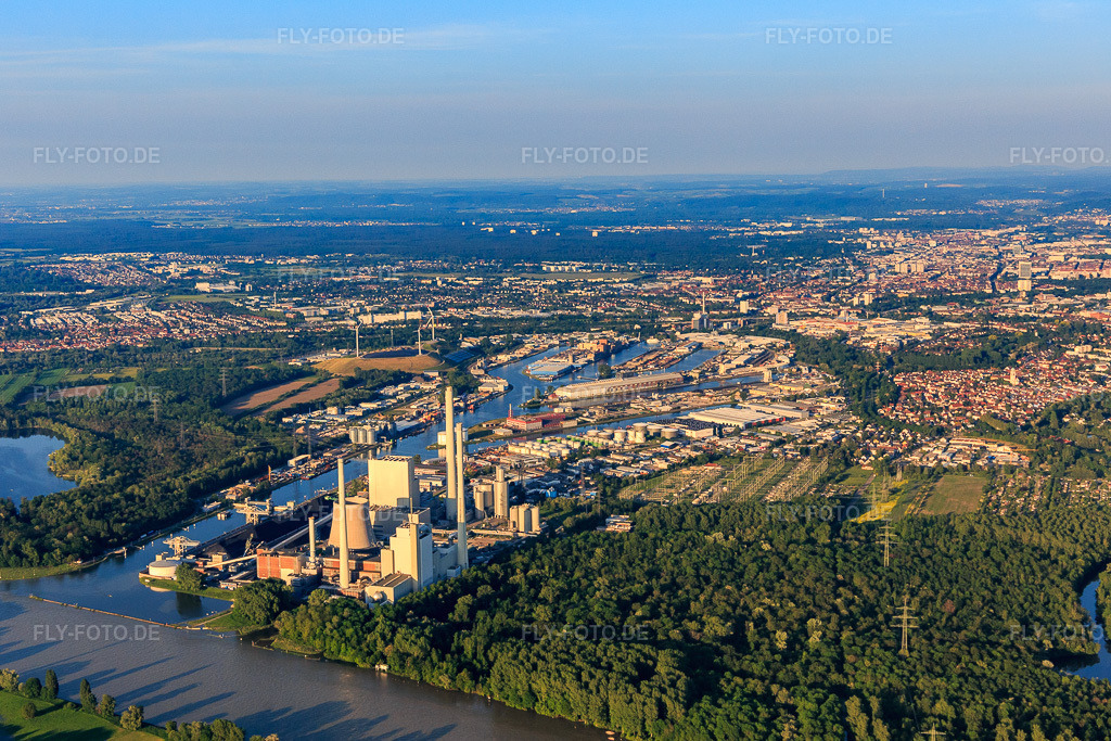 Luftbild: Karlsruher Rheinhäfen von Westen im Ortsteil Daxlanden in Karlsruhe im Bundesland Baden-Württemberg in Deutschland. Foto: IMG_114116.jpg vom 23.05.2019 durch Werner Riehm/FLY-FOTO.de