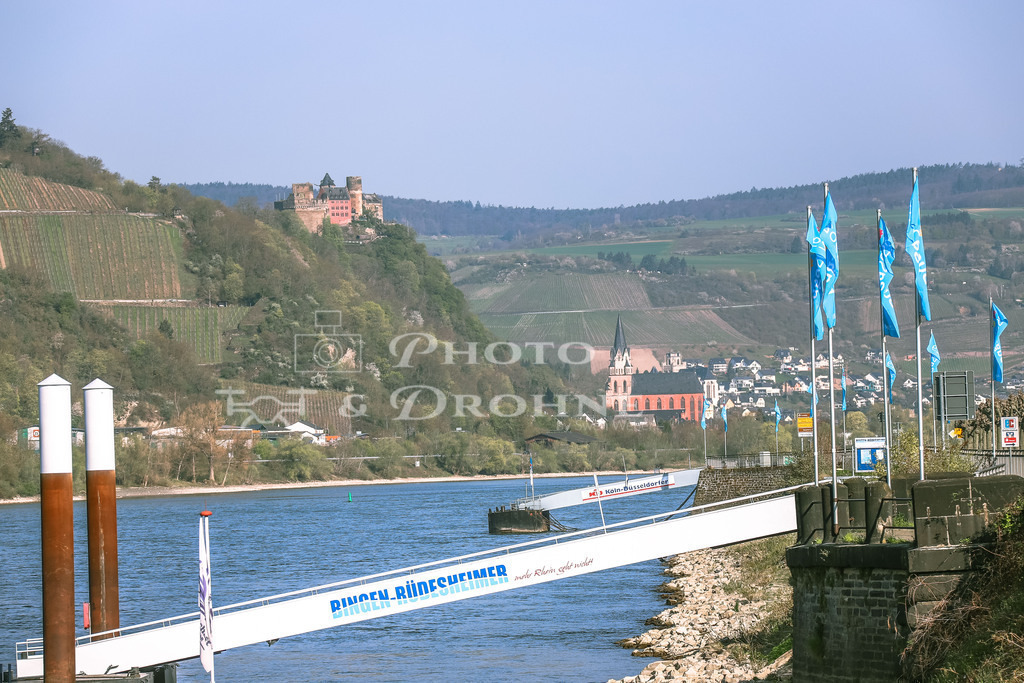 Kaub-7852 | Schiffsanleger in Kaub am Rhein mit Blick auf Oberwesel. - Realisiert mit Pictrs.com