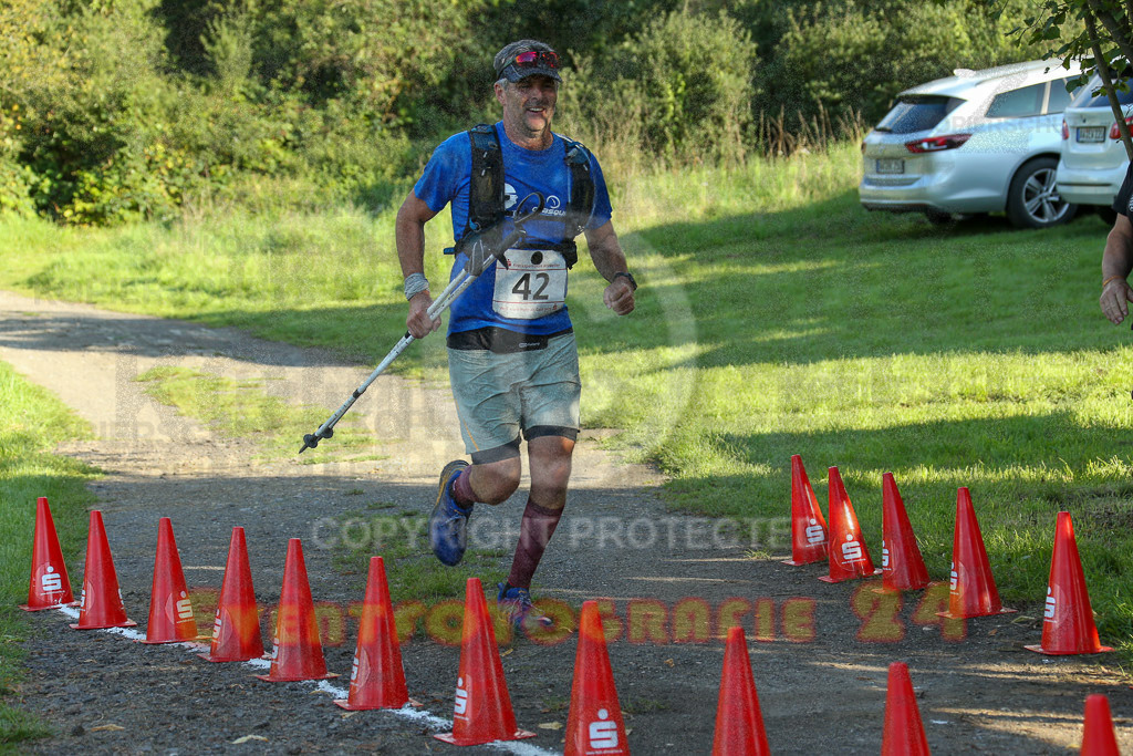 230826_1820_EX1_1858 | Sportfotografie im Rhein-Sieg Kreis, Köln, Bonn, NRW, Rheinland Pfalz, Hessen, etc. Unser Tätigkeitsfeld umfasst den Laufsport vom Volkslauf über den Marathon, Duathlon, Triathon bis zum Ultralauf wie Kölnpfad Ultra oder Schindertrail.