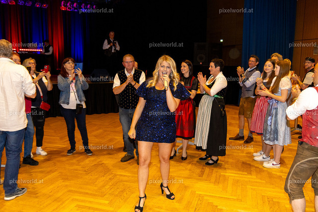 Schlager trifft Tracht | Bildershop von pixelworld.at - Realisiert mit Pictrs.com
