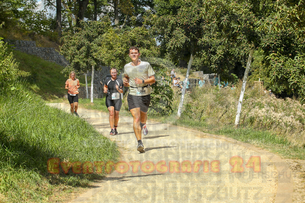 250824_1245_EX1_0430 | Sportfotografie im Rhein-Sieg Kreis, Köln, Bonn, NRW, Rheinland Pfalz, Hessen, etc. Unser Tätigkeitsfeld umfasst den Laufsport vom Volkslauf über den Marathon, Duathlon, Triathon bis zum Ultralauf wie Kölnpfad Ultra oder Schindertrail.