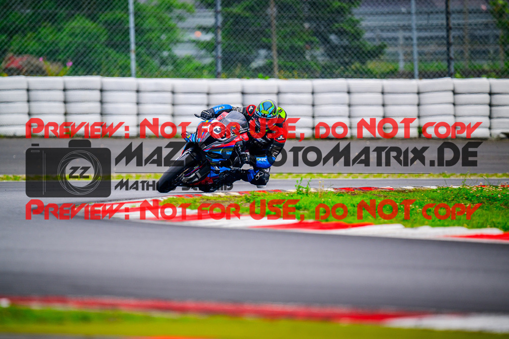 MaZZes_FotoMatrix_240804_6007705_8110 | Fotograf Mathias Schmid
Sportfotograf,
Eventfotograf,
Hochzeitsfotograf,
Portraitfotograf