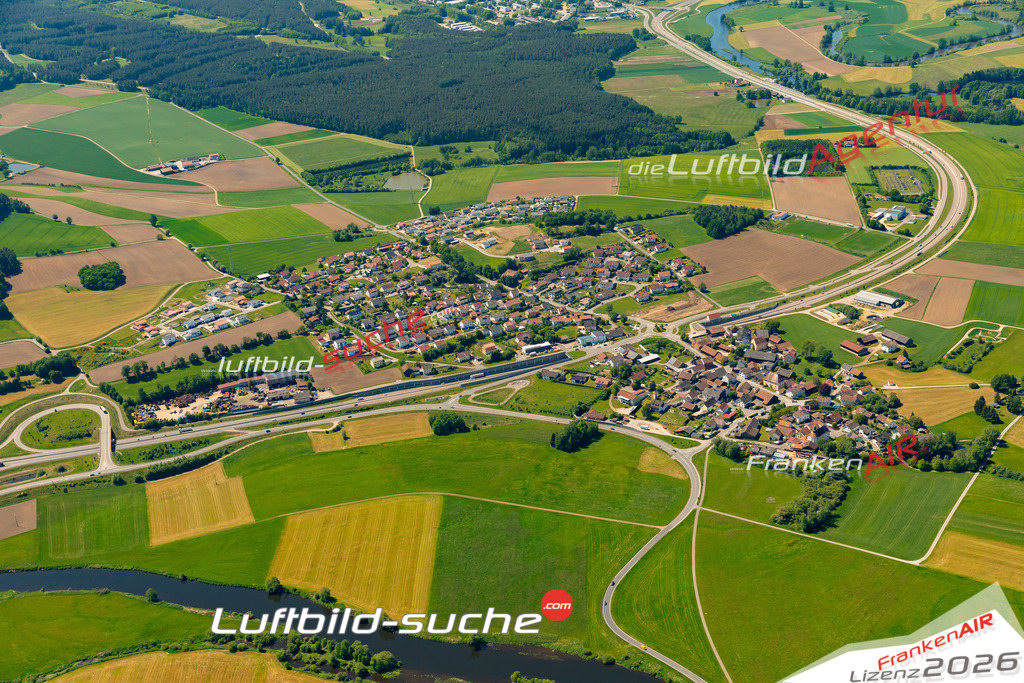 Das Luftbild zeigt : Wetterfeld Roding - Die Luftaufnahme wurde 2024 vom UL-Flugzeug aus erstellt ( keine Drohne ) - Hochauflösende Luftaufnahme - Für grossformatige Ausdrucke geeignet. Die Geschenkidee !Mit Lizenz und Bildrechte bestellbar