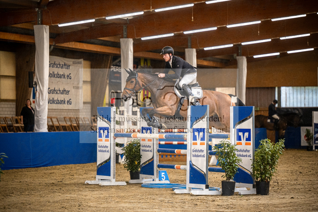 DOS_2201 | Entdecke hochwertige Reitturnierfotos von Foto Oger. Professionell, emotional und authentisch – jetzt Lieblingsmomente im Shop bestellen.Deutschlandweite Turnierfotografie. - Realisiert mit Pictrs.com
