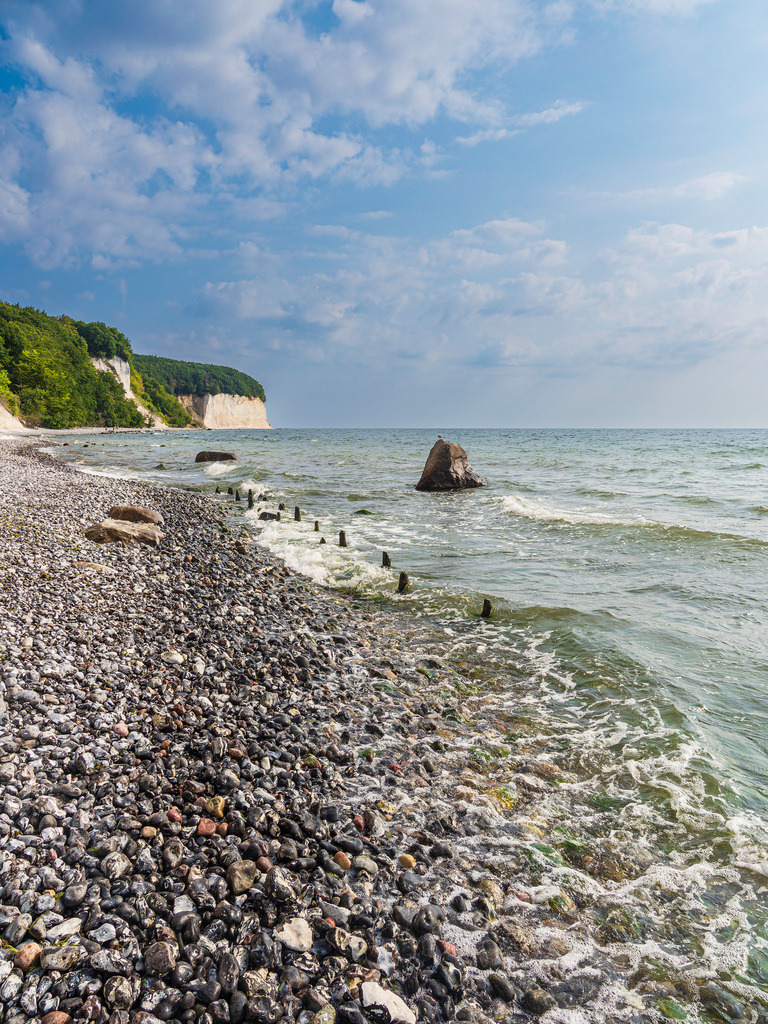 Kreidefelsen an der Küste der Ostsee auf der Insel Rügen | Kreidefelsen an der Küste der Ostsee auf der Insel Rügen.