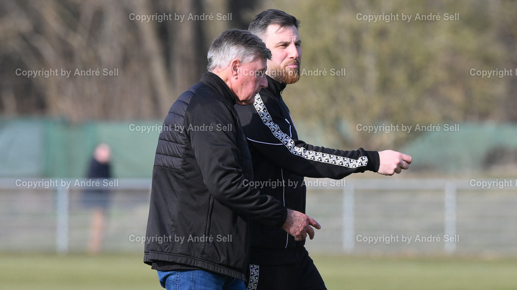 PSV Neumünster vs FC Kilia Kiel | Sportlicher Leiter Harry Witt (Kilia) &amp; Trainer Nicola Soranno (Kilia) / Fußball-Oberliga Männer 2025/2026 / PSV Neumünster vs FC Kilia Kiel / PSV Stadion Platz A / Neumünster / 07.03.26 - Realisiert mit Pictrs.com