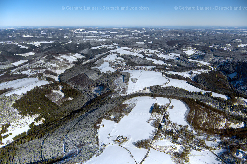 4043550 | Blick über das verschneite Rothaargebirge von Hoheleye in Richtung Norden