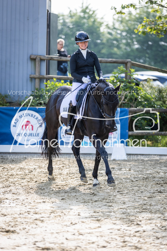 Donop24-A2-Dre-023 | MomenTaufnahmen Pferdesportfotos