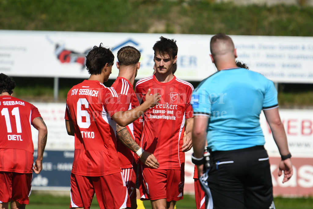 TSV Seebach : FC AmbergSpVgg GW Deggendorf : TSV Karpfham | Günther Denk (TSV Seebach #9) mit seinen ersten Doppelpack in Seebach - Realisiert mit Pictrs.com