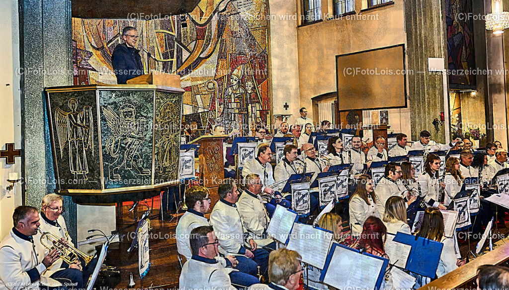 ALP4529_Wieselburger Brauereikapelle_Konzert_Huber Christian | (C)FotoLois.com, Alois Spandl, WEIHNACHTSKONZERT der Betriebsmusikkapelle der Brauerei Wieselburg in der Pfarrkirche, durch´s Programm führte Pfarrer Daniel Kostrzycki, anschließende Verköstigung durch die Landjugend Wieselburg, Fr 8. Dez. 2023.