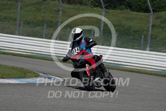 2025_04_29_PBK_25255 | Sportfotografie; SlowMotion; Video; Rennstrecke; Hafeneger; Speer; Racing; RSE; BMW; CBO; Trackday; Motorsportarena; Hockenheimring; Brno; Most; Barcelona; Valencia