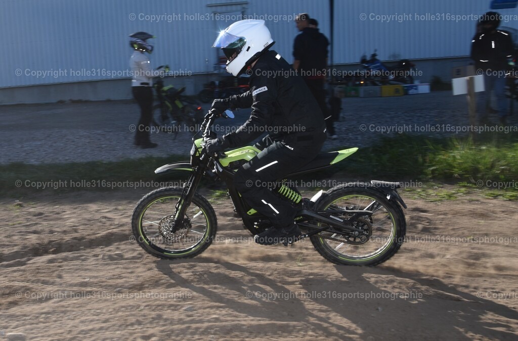DSC_0183 | Sportfotografie , Motorsport, Motoross, Reitsport, Mointainbike, Enduro,
Landschaft , Outdoor, Eventfotografie, Landschaft, Bilder online bestellen - Realisiert mit Pictrs.com