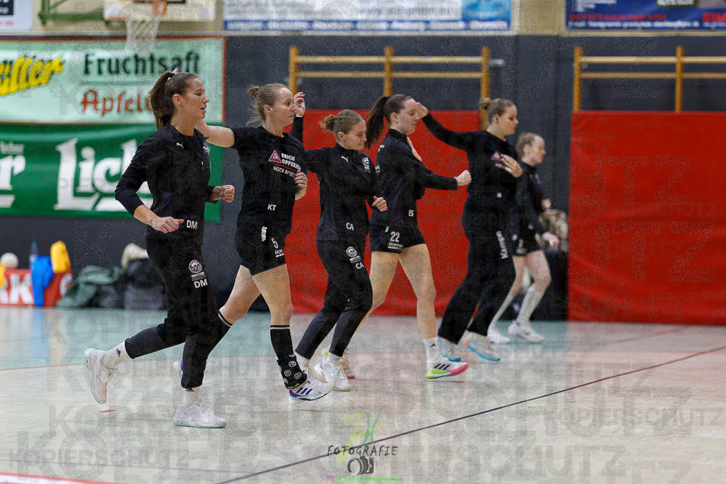Frauen Oberliga Mitte (HHV); HSG Kleenheim/Langgöns II - HSG Eibelshausen/Ewersbach | Frauen Oberliga Mitte (HHV); HSG Kleenheim/Langgöns II - HSG Eibelshausen/Ewersbach am 01.11.2025 in Oberkleen (Weidig-Halle)Photo © 2025 - Jörg Heinrich - Realisiert mit Pictrs.com