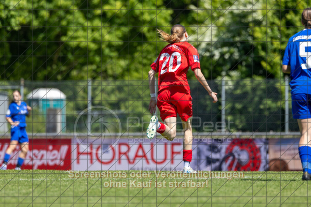 20250510_140624_0209 | #,1.FC Donzdorf (rot) vs. Karlsruher SC (blau), Fussball, EnBW-Oberliga B -Juniorinnen, 23. Spieltag, Saison 2024/2025, Rasenplatz, Lautertal Stadion, Süßener Straße 16, 73072 Donzdorf, 10.05.2025 - 14:00 Uhr,Foto: PhotoPeet-Sportfotografie/Peter Harich
