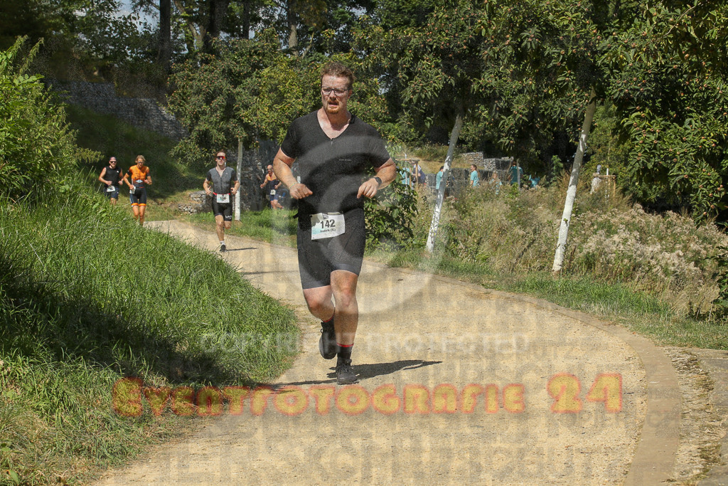 250824_1235_EX1_9831 | Sportfotografie im Rhein-Sieg Kreis, Köln, Bonn, NRW, Rheinland Pfalz, Hessen, etc. Unser Tätigkeitsfeld umfasst den Laufsport vom Volkslauf über den Marathon, Duathlon, Triathon bis zum Ultralauf wie Kölnpfad Ultra oder Schindertrail.